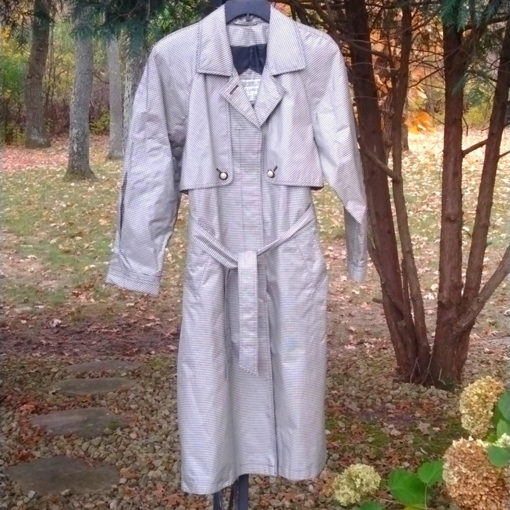 Beautiful J Gallery Vintage trench coat size 9/10 EUC